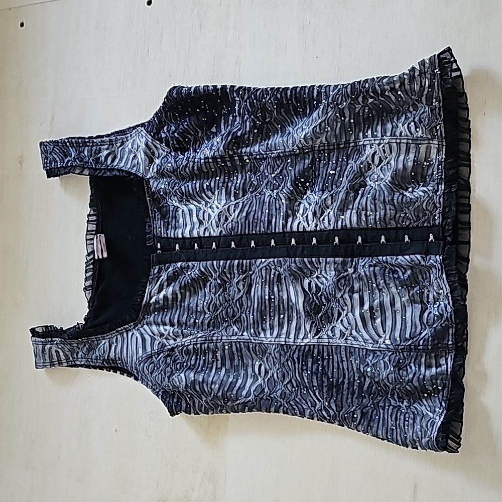 Party top black and gray